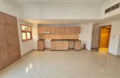 Apartment - Studio - 1 for rent in Fire Station Road - Muwaileh - Sharjah