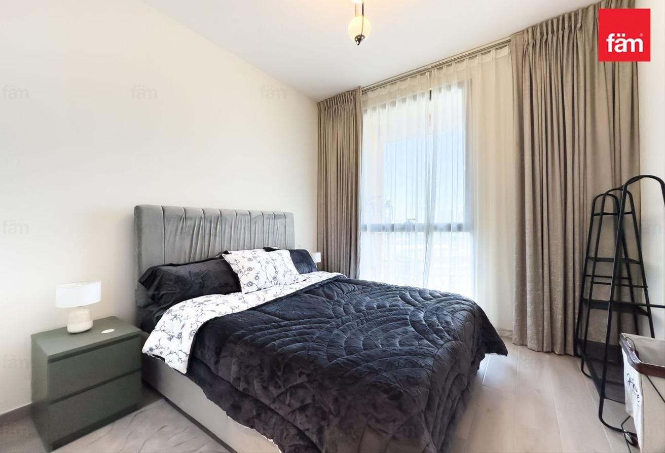 Vacant | Spacious | Furnished | 4 Cheques photo 8
