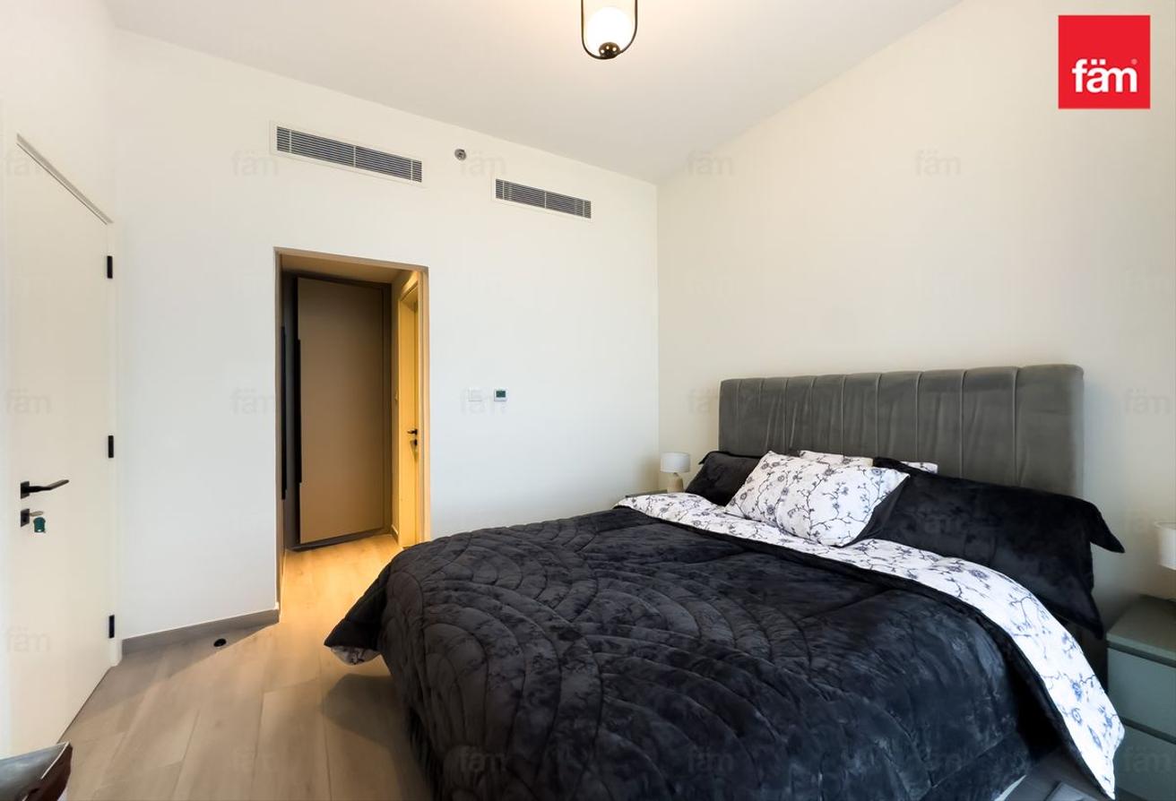 Vacant | Spacious | Furnished | 4 Cheques photo 9