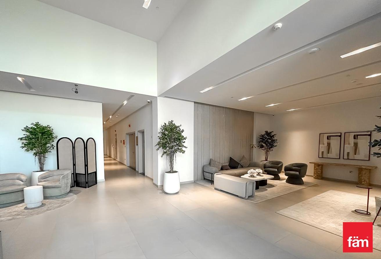 Vacant | Spacious | Furnished | 4 Cheques photo 14