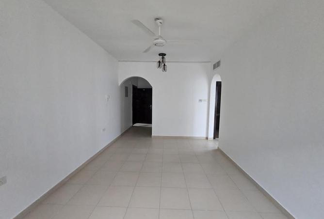 69898305 - Property Image 2