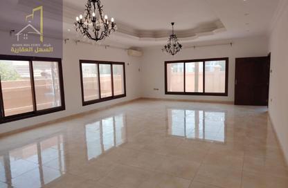Villa - 3 - 5 for rent in Al Falaj - Al Riqqa - Sharjah Villa - 3 - 5 for rent in Al Falaj - Al Riqqa - Sharjah