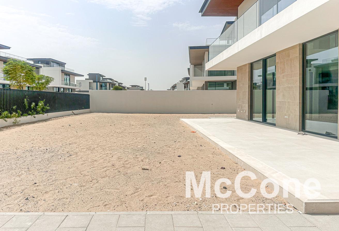Unfurnished | Vacant | Brand New photo 19