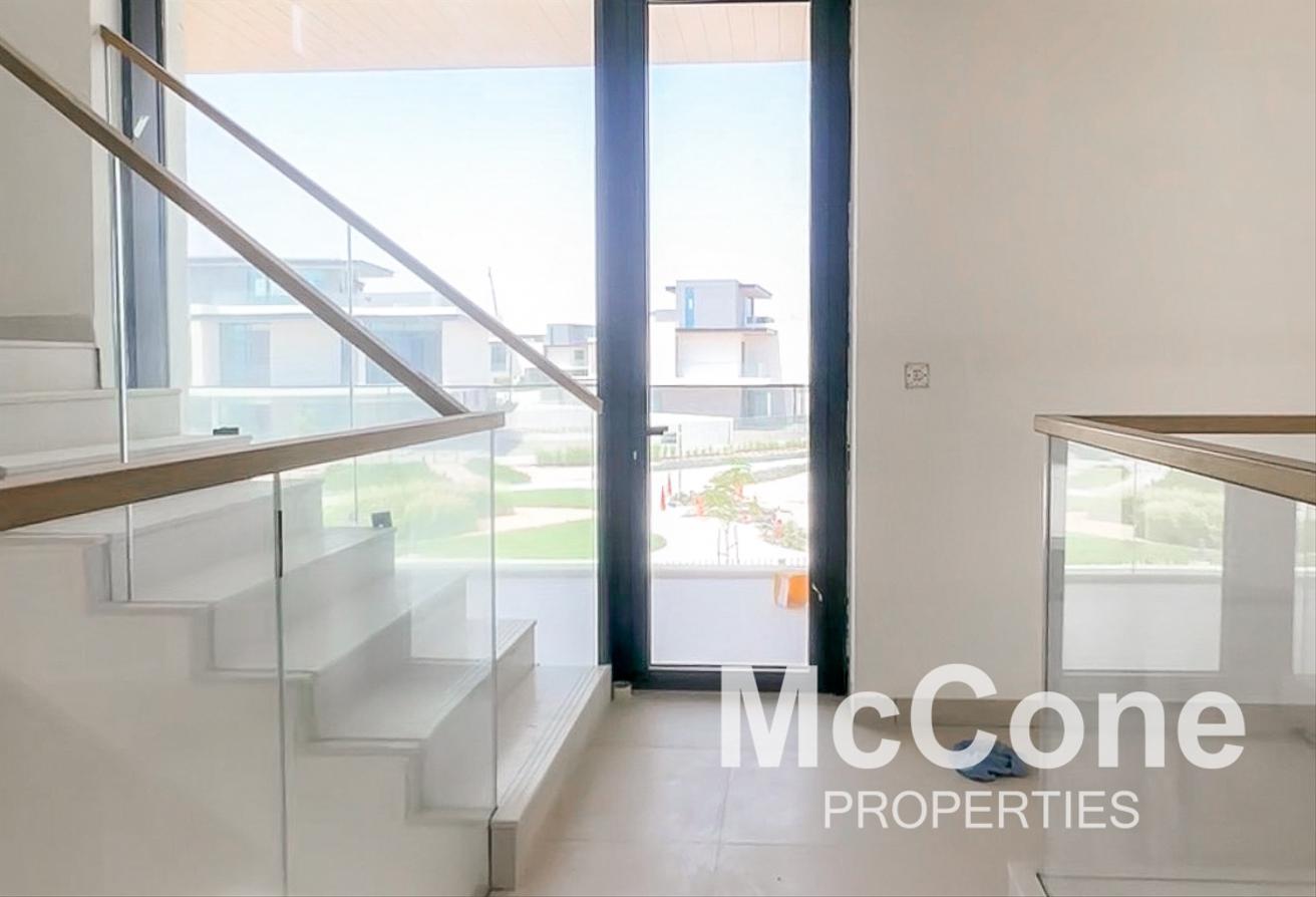 Unfurnished | Vacant | Brand New photo 8