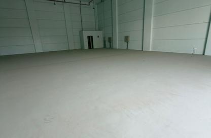 Warehouse - Studio - 2 for rent in Umm Al Thuoob - Umm Al Quwain