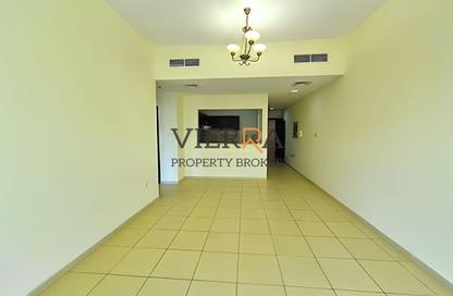 Apartment - 1 Bedroom - 1 Bathroom for rent in Mazaya 18 - Queue Point - Liwan - Dubai Land - Dubai