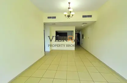 Apartment - 1 Bedroom - 1 Bathroom for rent in Mazaya 18 - Queue Point - Liwan - Dubai Land - Dubai