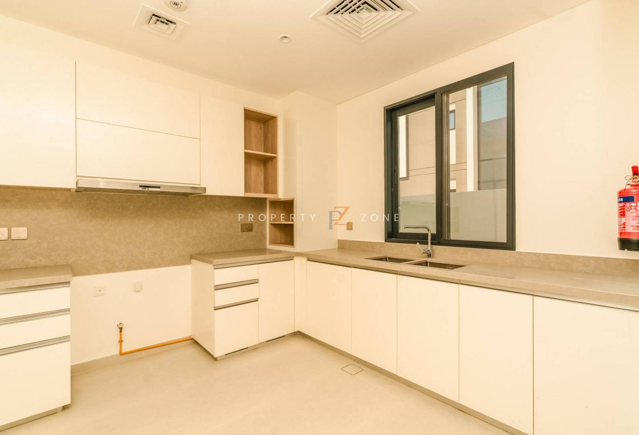Multiple Cheques | Motivated Landlord | Single Raw photo 9