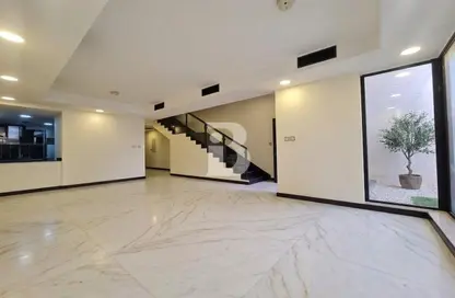 فيلا - 4 غرف نوم - 6 حمامات للايجار في قرية جميرا الدائرية - دبي