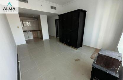 Apartment - 1 - 2 for rent in Lake City Tower - JLT Cluster D - Jumeirah Lake Towers - Dubai