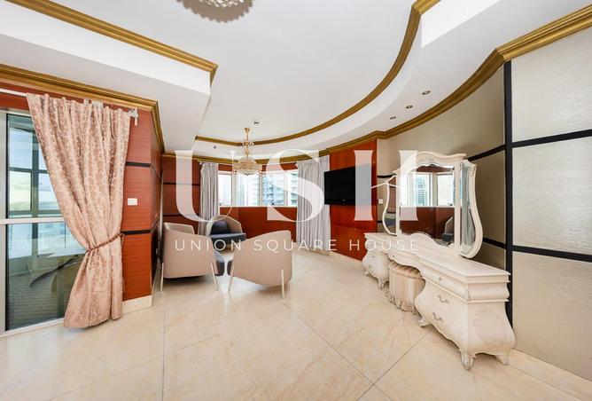 Vacant | Large Layout | 4BR + Maid| Marina Living photo 3