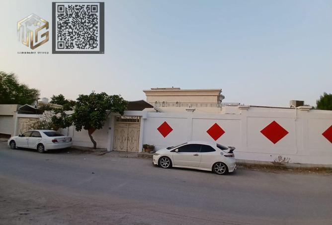 127466176 - Property Image 2
