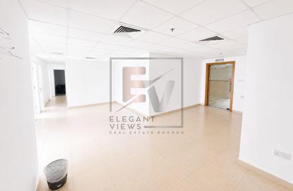 Office Space - Studio - 1 Bathroom for rent in Al Garhoud - Dubai
