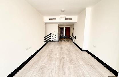 Apartment - 3 Bedrooms - 3 Bathrooms for rent in New Al Taawun Road - Al Taawun - Sharjah