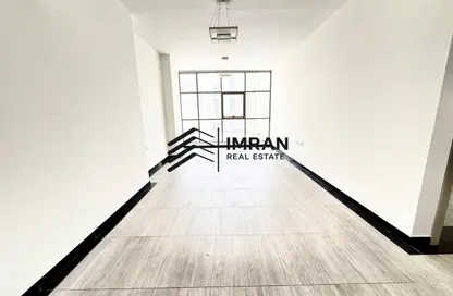 Apartment - 3 Bedrooms - 3 Bathrooms for rent in New Al Taawun Road - Al Taawun - Sharjah
