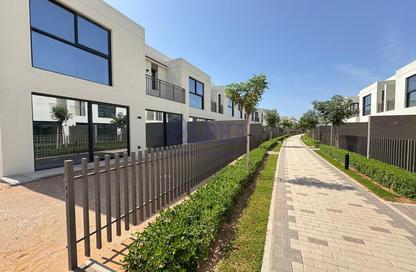Townhouse - 2 - 3 for sale in Falcon Island South - Falcon Island - Al Hamra Village - Ras Al Khaimah