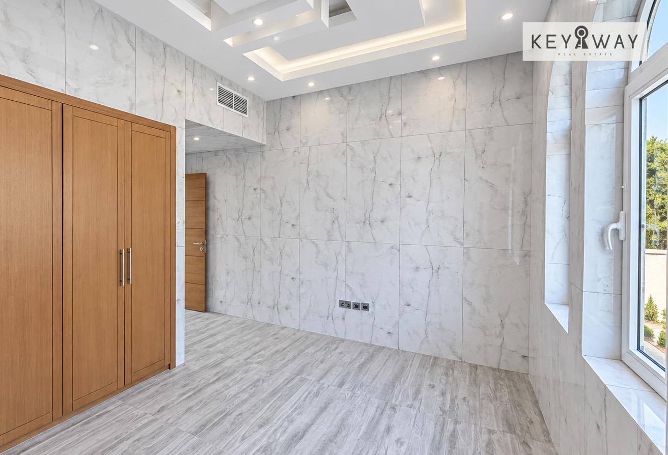 4BR+Maids | Vacant | Well Maintain | Unfurnished photo 18