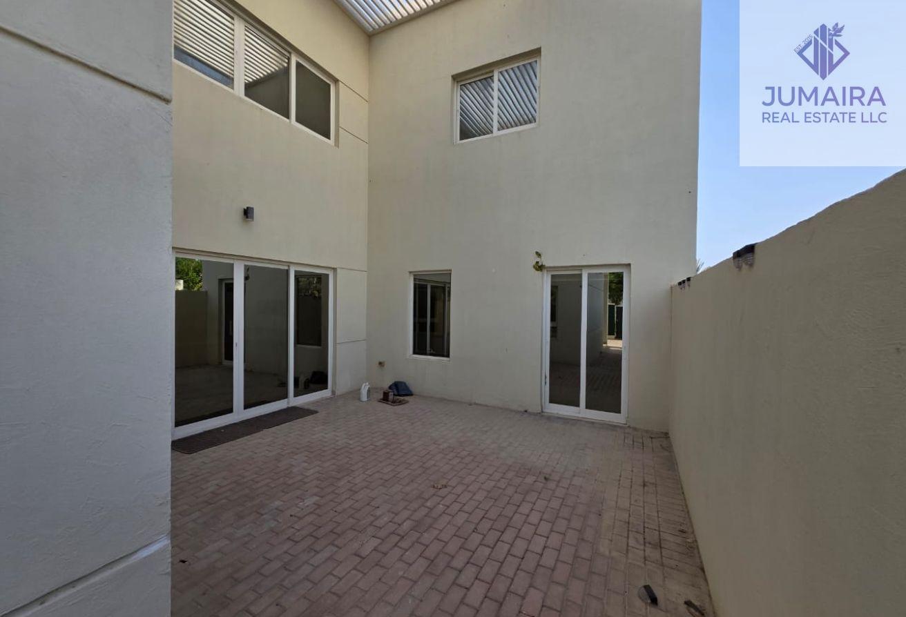 Beautifully Maintained 3BR Bermuda Villa with Maid