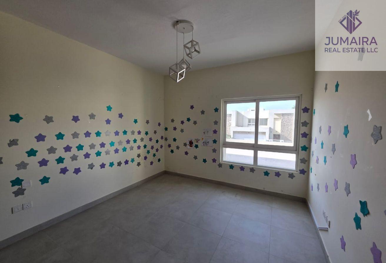 Beautifully Maintained 3BR Bermuda Villa with Maid