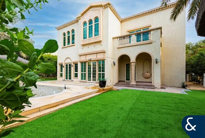 إطلالة على البحيرة / غير مفروشة / قطعة أرض كبيرة