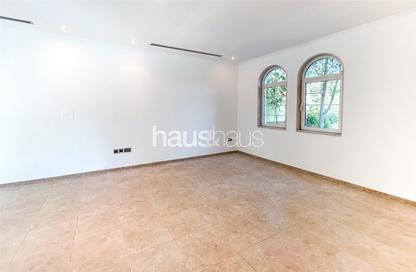 Villa - 3 - 4 for sale in District 5 - Jumeirah Park - Dubai