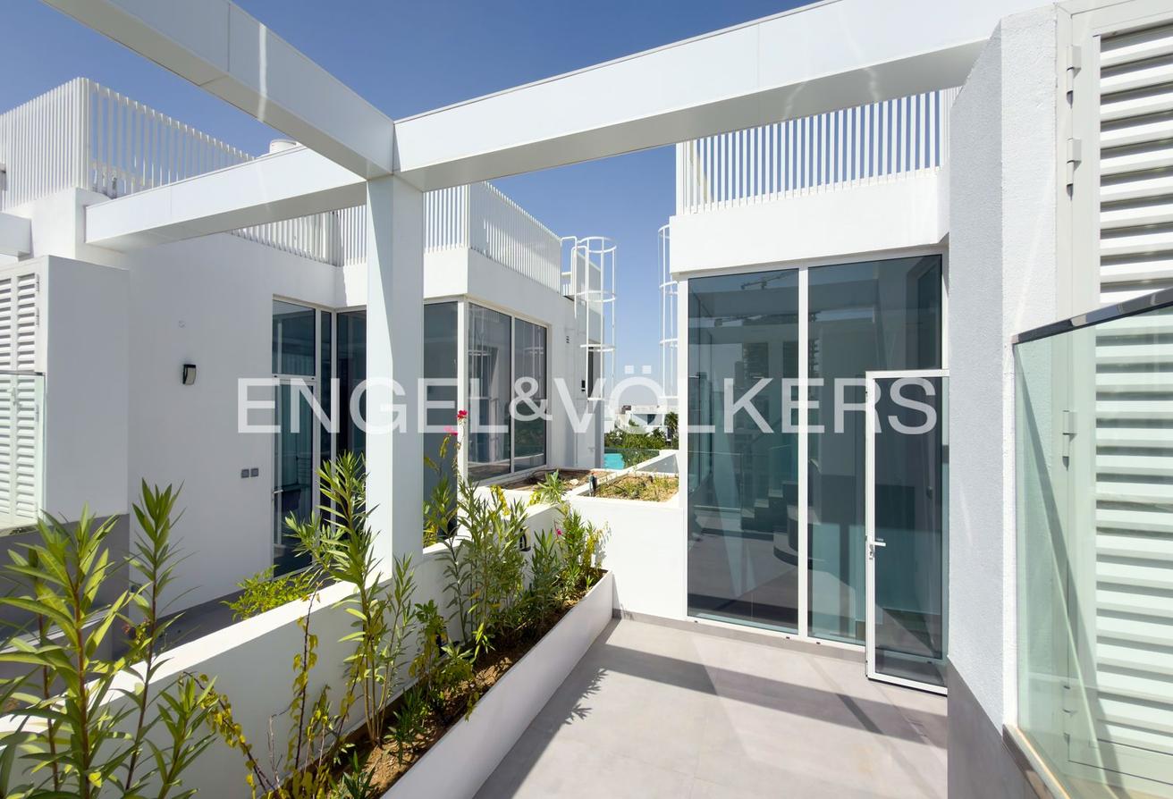 Stunning Lagoon View | Private Rooftop Pool photo 23