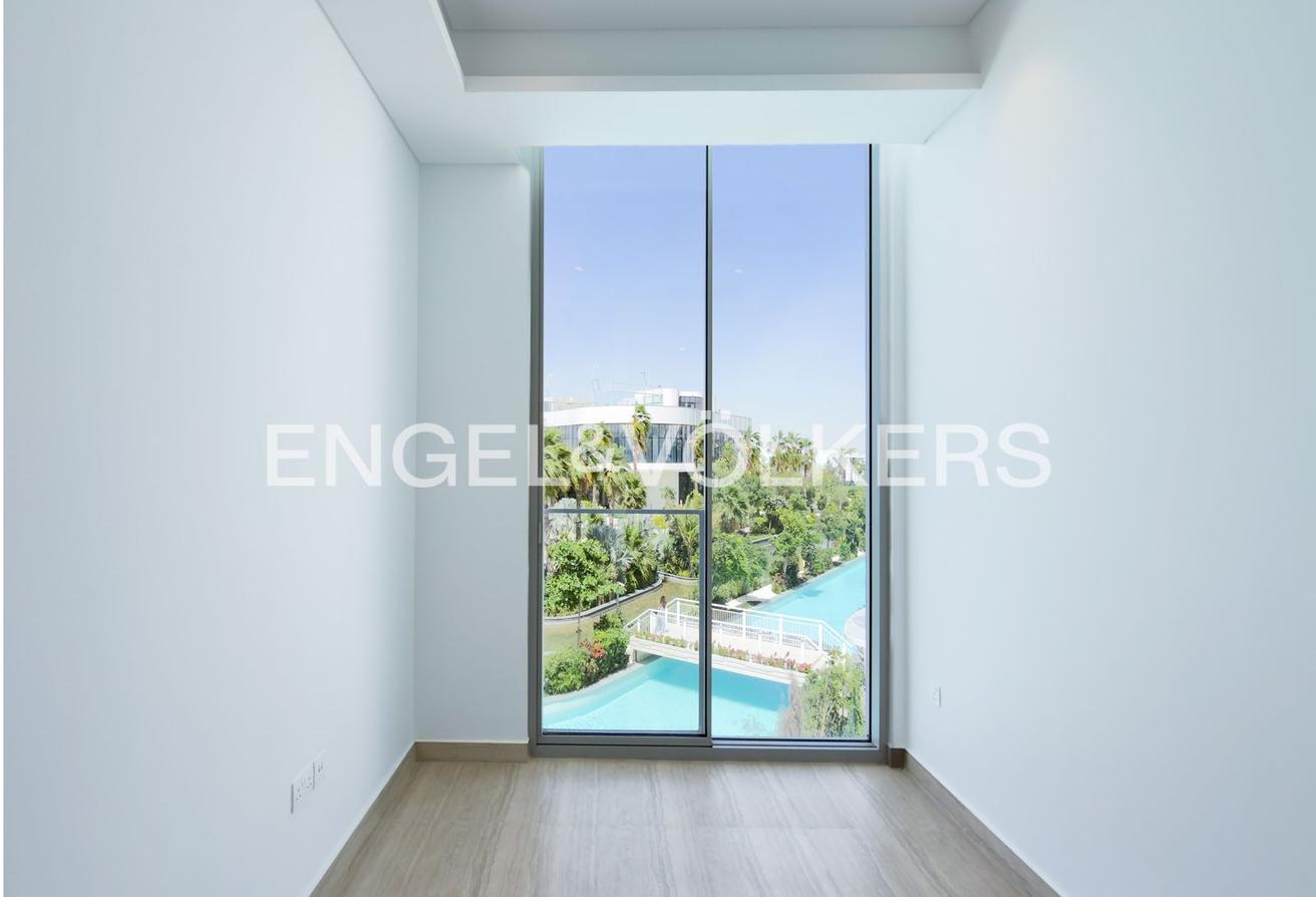 Stunning Lagoon View | Private Rooftop Pool photo 7