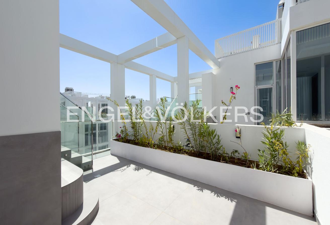 Stunning Lagoon View | Private Rooftop Pool photo 21