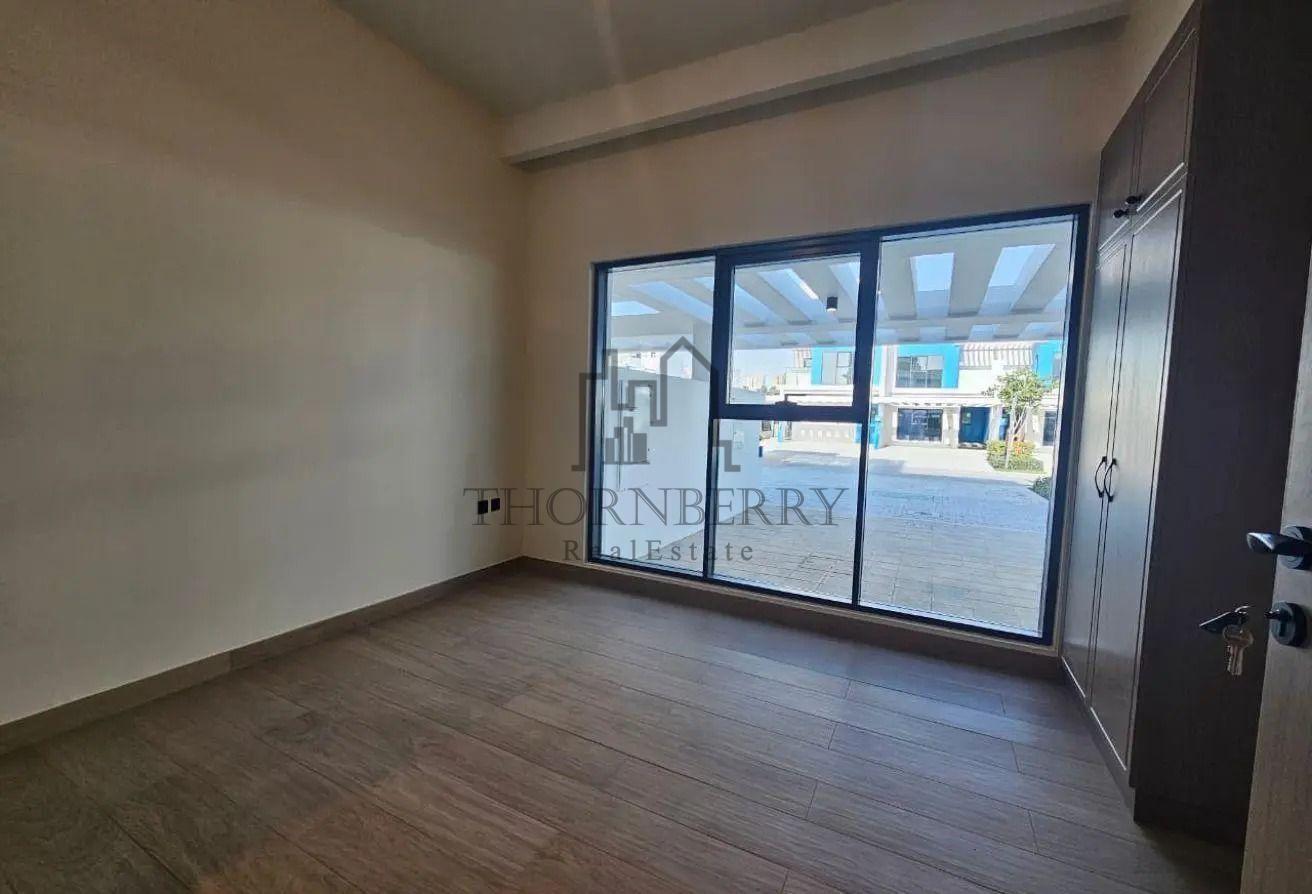 Spacious 5 Bed | Brand New Townhouse | Single Row photo 6