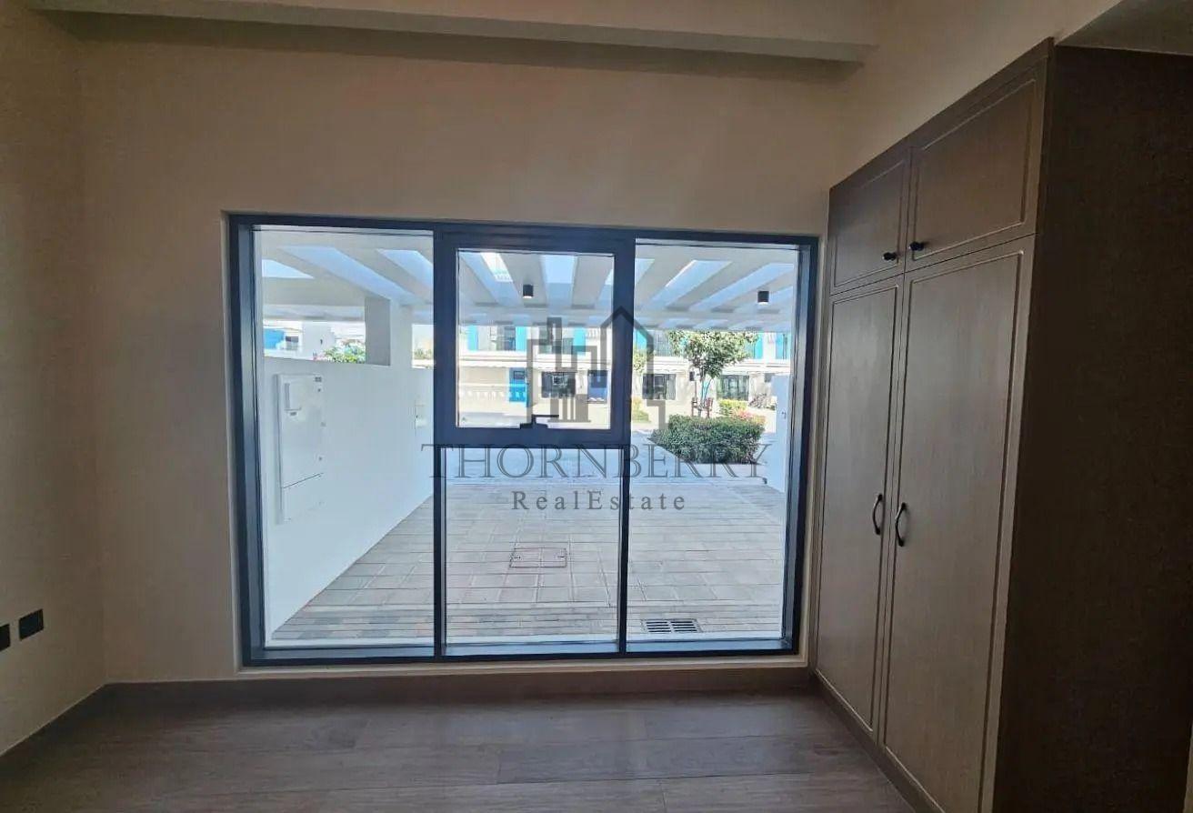 Spacious 5 Bed | Brand New Townhouse | Single Row photo 7
