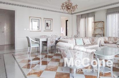 شقة - غرفة نوم - 2 حمامات للايجار في بالازيو فيرساتشي - القرية التراثية - دبي شقة - غرفة نوم - 2 حمامات للايجار في بالازيو فيرساتشي - القرية التراثية - دبي