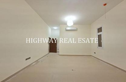 Villa - 4 - 4 for rent in Al Suyoh - Sharjah Villa - 4 - 4 for rent in Al Suyoh - Sharjah