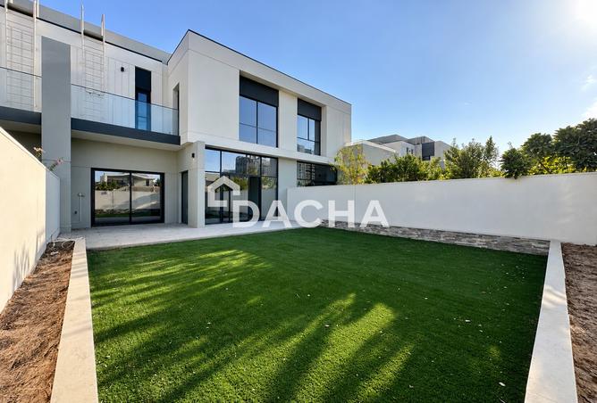 Vacant | Landscaped | Convenient Community Exit