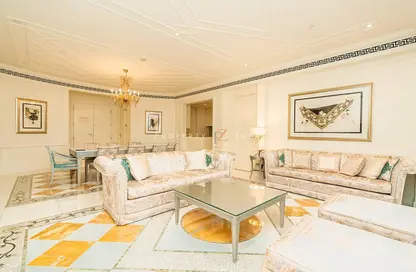 شقة - 2 غرف نوم - 3 حمامات للبيع في بالازيو فيرساتشي - القرية التراثية - دبي