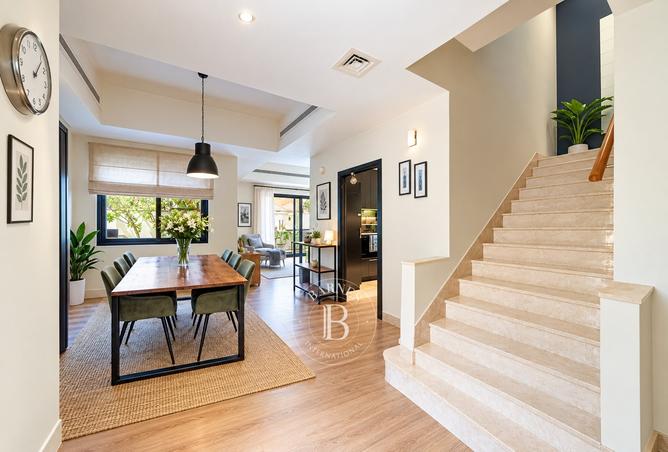 Beautifully Upgraded | 4 Bed | Mira 1