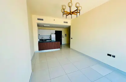 Apartment - 2 Bedrooms - 2 Bathrooms for rent in Lawnz by Danube Block 4 - Lawnz by Danube - International City - Dubai