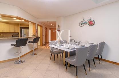 Apartment - 3 Bedrooms - 4 Bathrooms for rent in Al Khushkar - Shoreline Apartments - Palm Jumeirah - Dubai