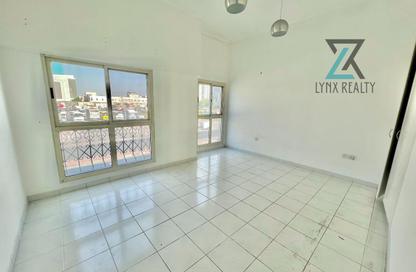 Villa - 2 Bedrooms - 3 Bathrooms for rent in Satwa Road - Al Satwa - Dubai