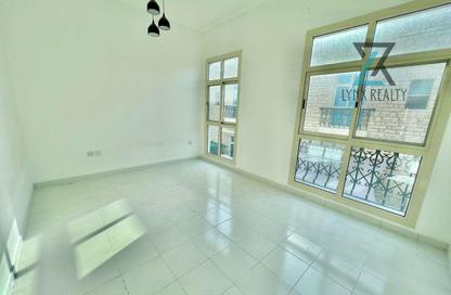 Villa - 2 Bedrooms - 3 Bathrooms for rent in Satwa Road - Al Satwa - Dubai