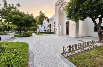 Apartment - 2 Bedrooms - 2 Bathrooms for rent in The Gardens Building 70 - The Gardens Buildings - The Gardens - Dubai