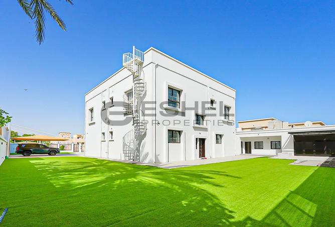 98708690 - Property Image 2