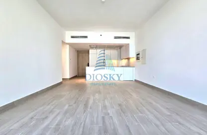 شقة - 3 غرف نوم - 4 حمامات للايجار في لوما بارك فيوز - منطقة 14 - قرية جميرا الدائرية - دبي