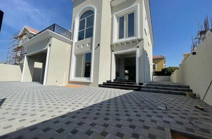 Villa - 5 Bedrooms - 6 Bathrooms for rent in The Villa - Dubai