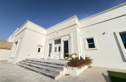 Villa - 4 Bedrooms - 7 Bathrooms for rent in Nad Al Sheba 4 - Nad Al Sheba - Dubai