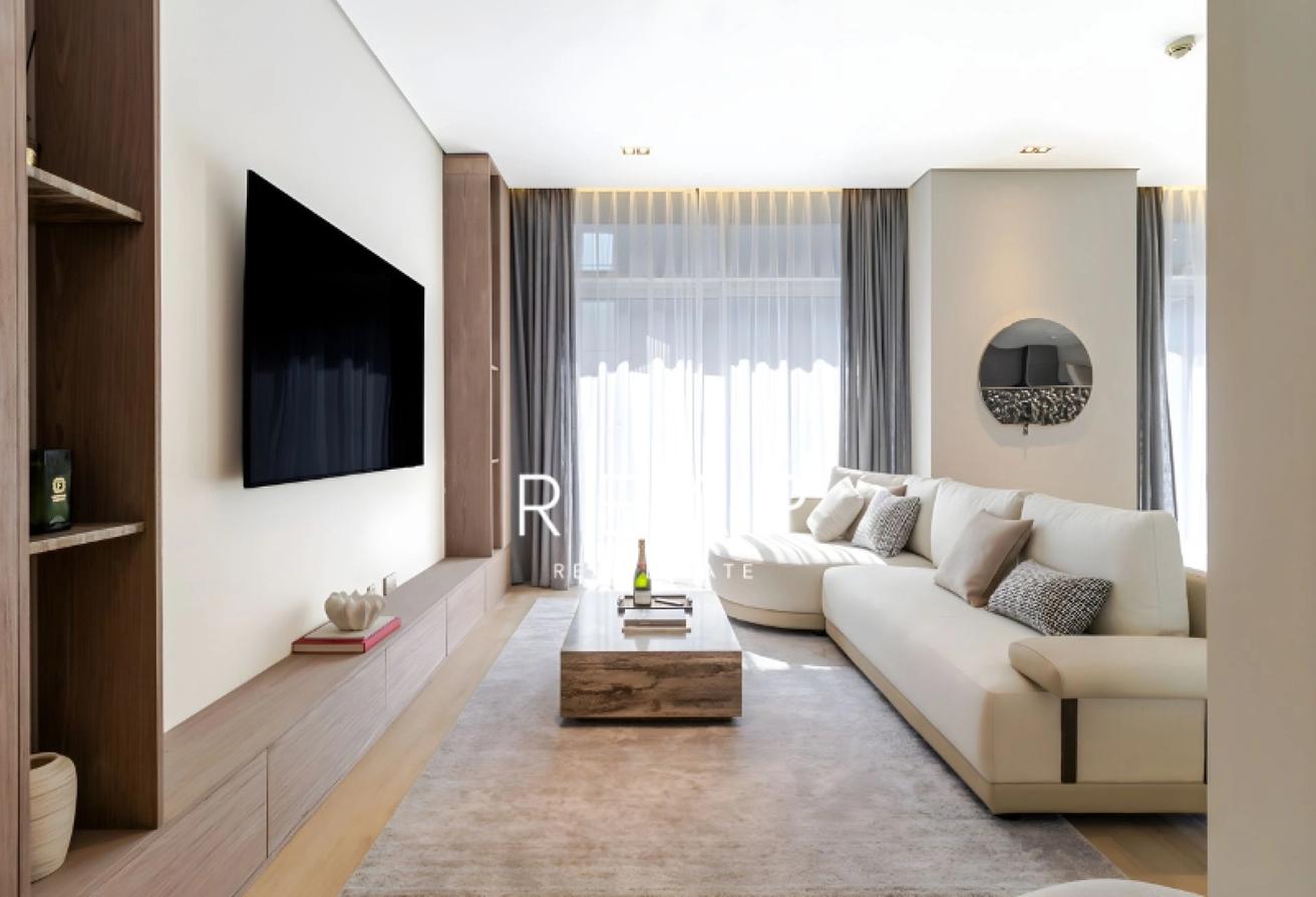 Courtyard View | Fully Upgraded | Spacious Layout photo 6