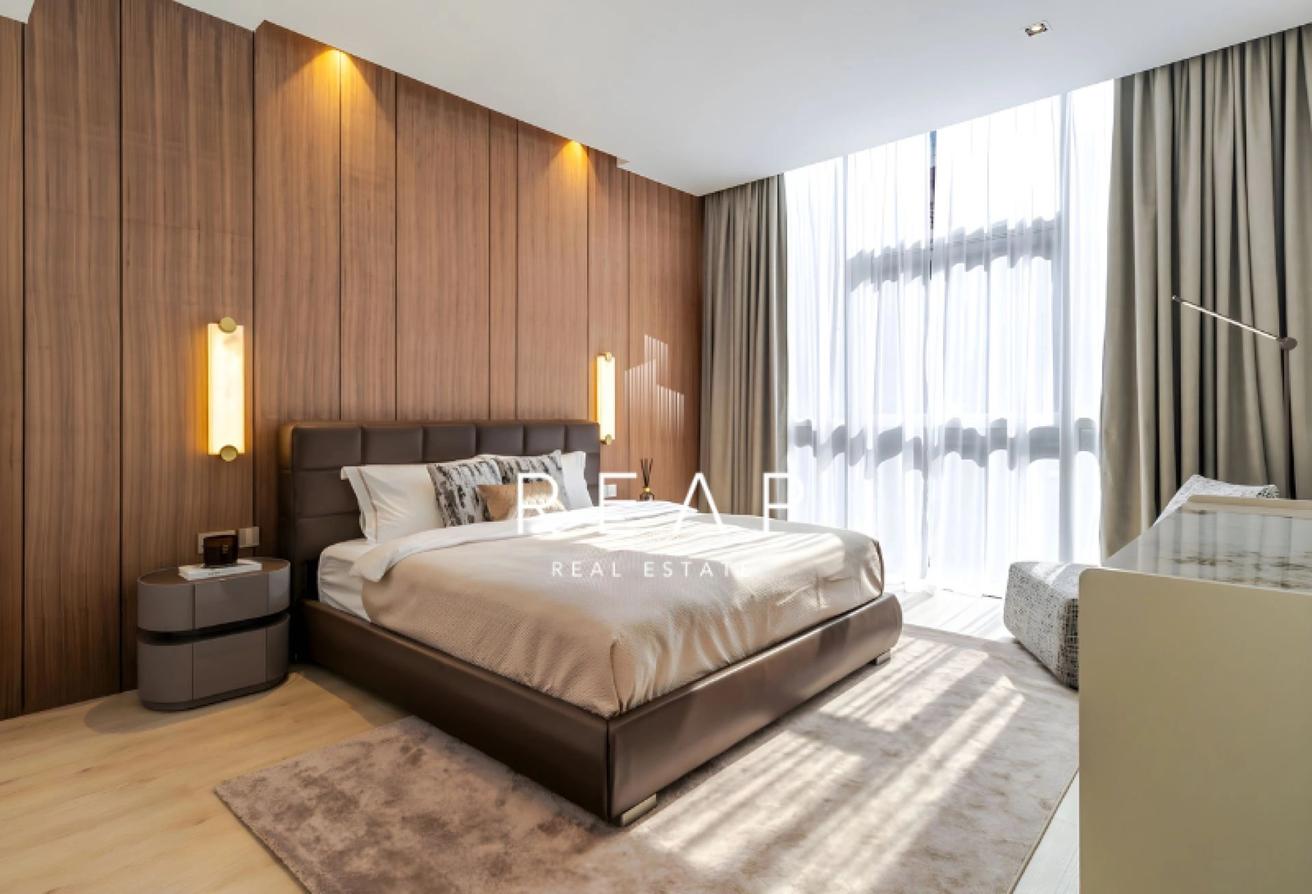Courtyard View | Fully Upgraded | Spacious Layout photo 10