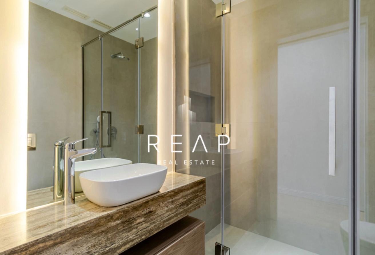 Courtyard View | Fully Upgraded | Spacious Layout photo 30
