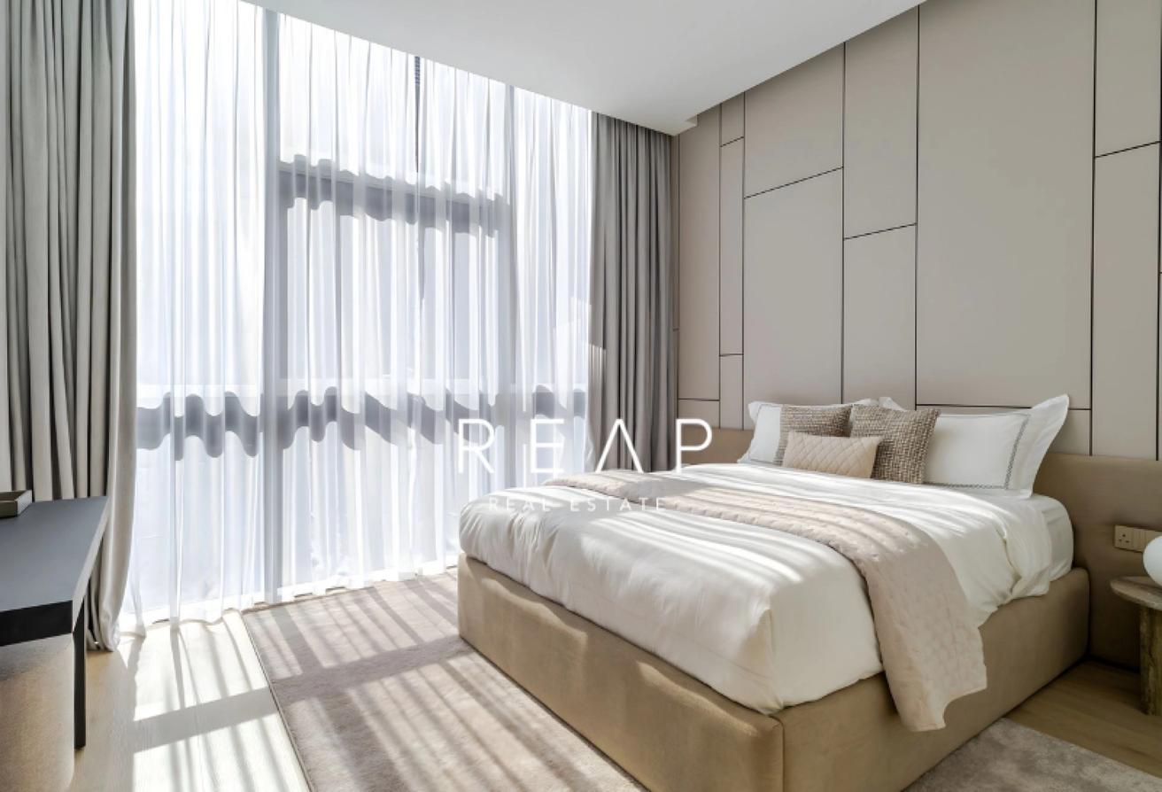 Courtyard View | Fully Upgraded | Spacious Layout photo 12