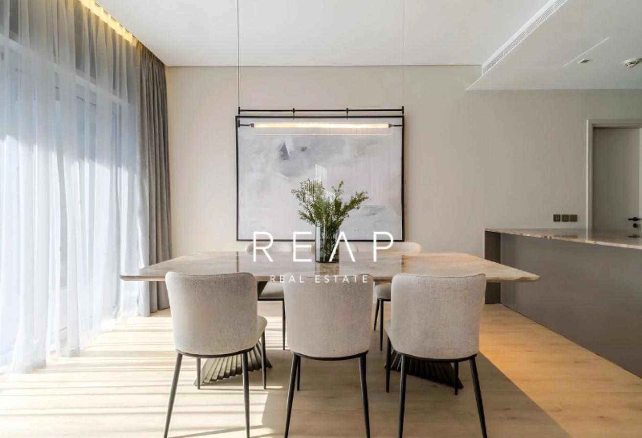 Courtyard View | Fully Upgraded | Spacious Layout photo 4
