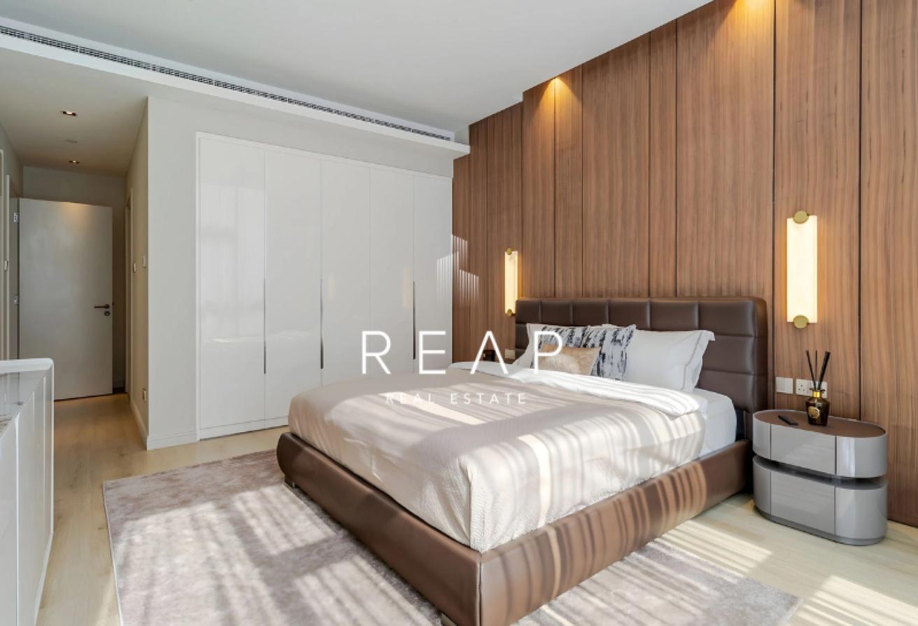 Courtyard View | Fully Upgraded | Spacious Layout photo 8